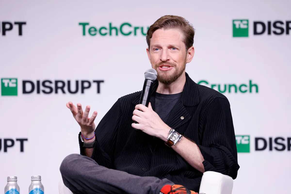 Matt Mullenweg diz à equipe da Automattic no Slack que está de volta ao controle após a demissão do CEO