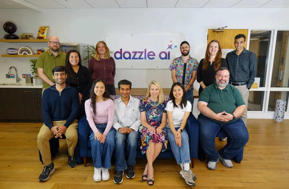 Com Dazzle, Marissa Mayer aposta que o rolo da sua câmera contém mais informações sobre sua vida do que sua caixa de entrada