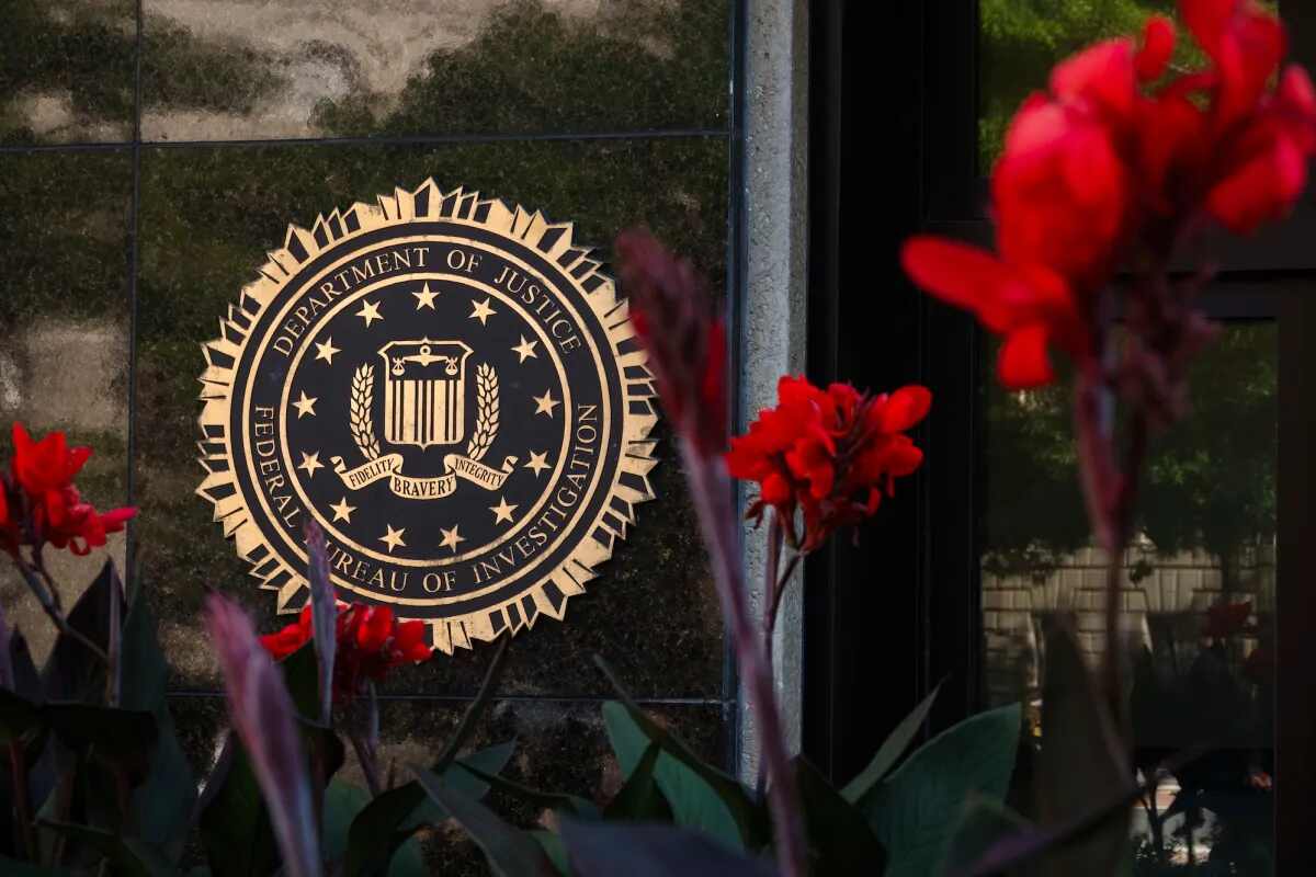 FBI supostamente declara ‘incidente de segurança cibernética’ depois que hackers roubam dados pessoais de agentes