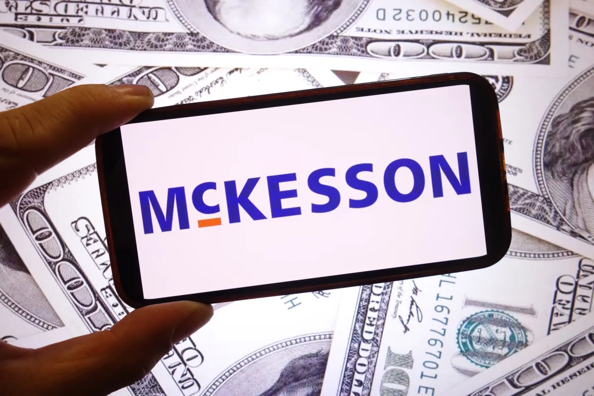 Hackers reivindicam milhões de registros de pacientes roubados durante violação de dados na gigante da saúde McKesson