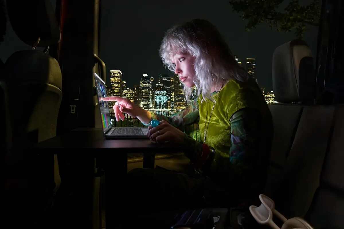 O MacBook Pro com tela sensível ao toque da Apple leva o preço dos laptops a um novo extremo