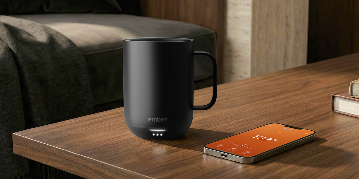 A nova caneca com temperatura controlada de Ember torna meu ritual noturno de chá ainda melhor