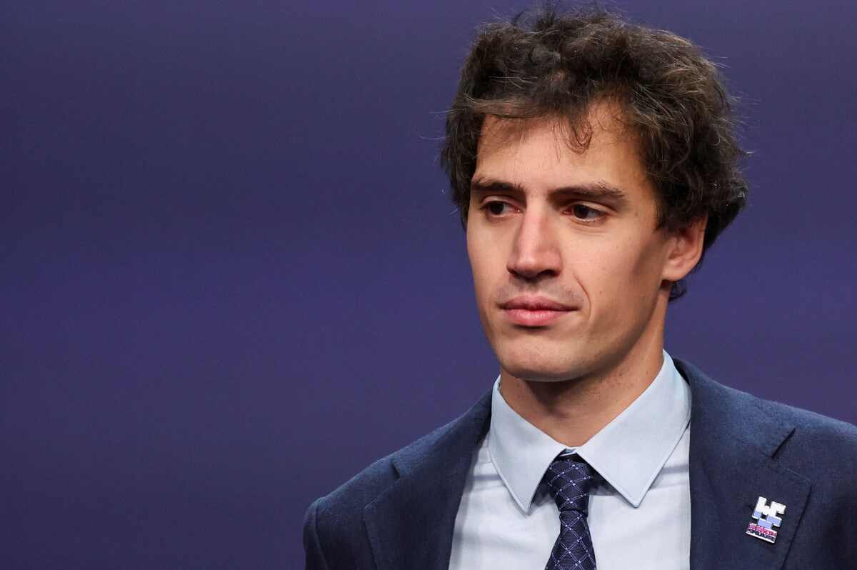 Mistral lança pesos para seu modelo de IA de trilhões de parâmetros, visando segurança cibernética