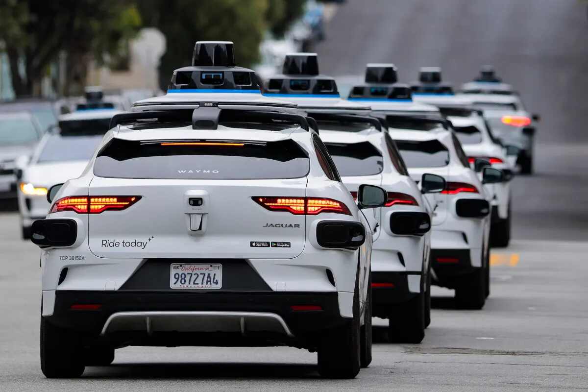 Operadores de Robotaxi enfrentarão multas por bloquear socorristas